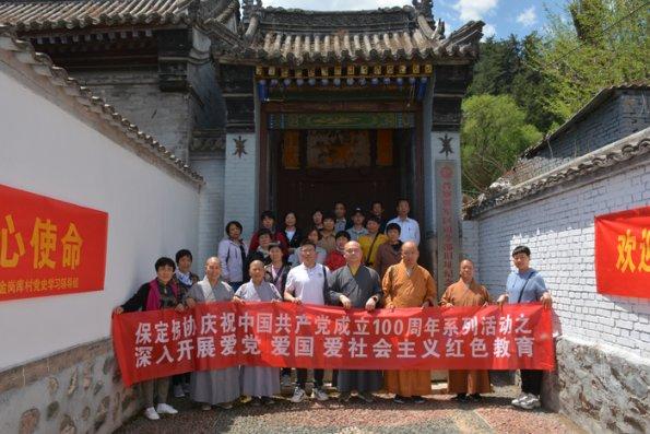 谁令骑马客京华和谁都不爱的谁意思相不相同?_有问必答平台_专业解答